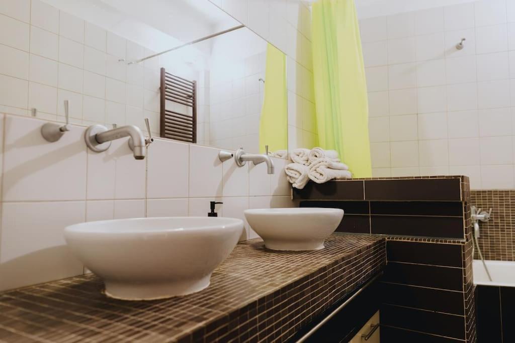 Cosy & Spacious Central Apartment Komotini Zewnętrze zdjęcie