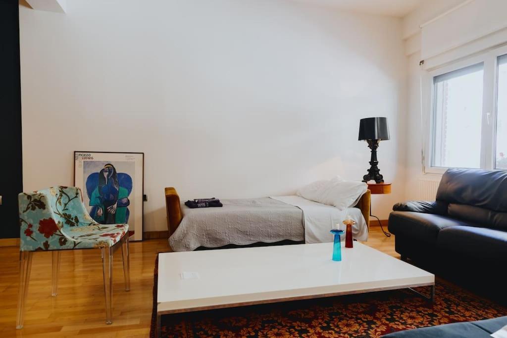Cosy & Spacious Central Apartment Komotini Zewnętrze zdjęcie