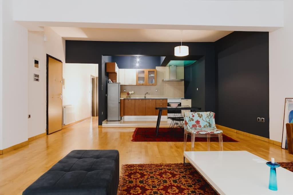 Cosy & Spacious Central Apartment Komotini Zewnętrze zdjęcie